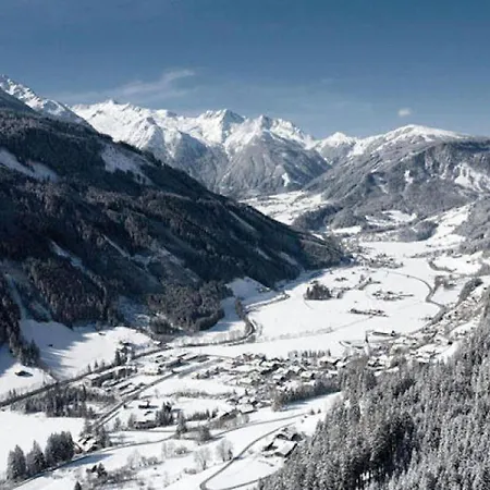 Fiif Pinzgau Chalet *